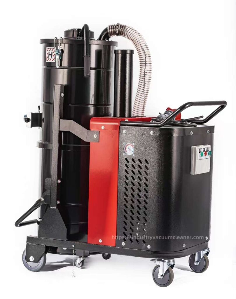 Three phase industrial vacuum cleaners for solids and liquids