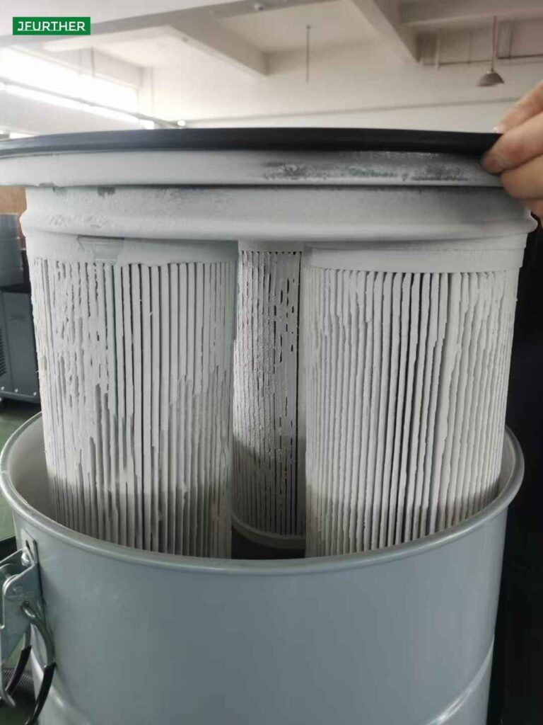 مكنسة كهربائية للخدمة الشاقة