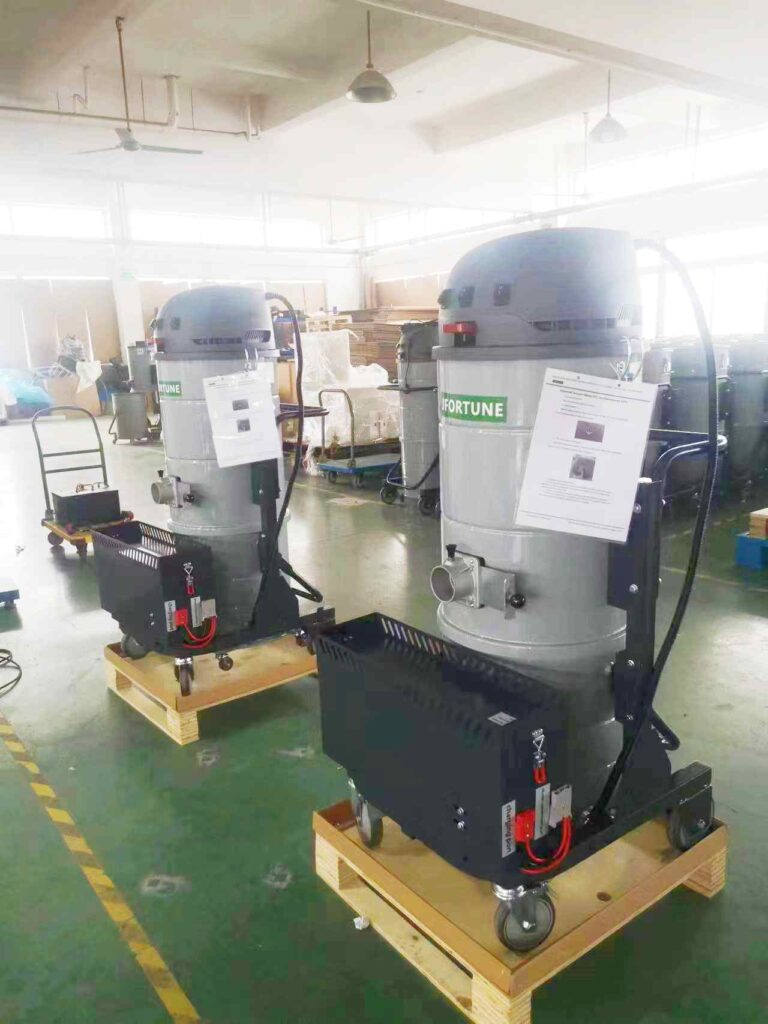 cordless industrial vacuum cleaner